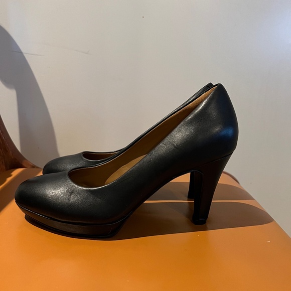 Clark’s Leather High Heels - Picture 1 of 4